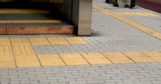 Тактильная плитка ПВХ в Сестрорецке - купить от 717 руб. в ТротуарнаяПлитка