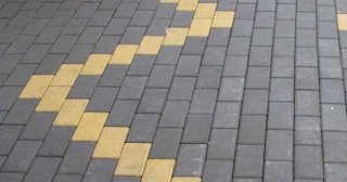 Брусчатка кирпичик для мощения в Сестрорецке в октябре