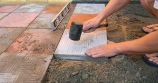 Укладка тротуарной плитки на основание в Сестрорецке в октябре