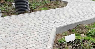 Профессиональная укладка брусчатки в Сестрорецке в октябре