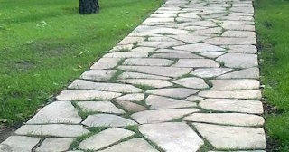 Профессиональная укладка камня на дорожки в Сестрорецке в октябре