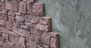 Качественная отделка цоколя фундамента снаружи в Сестрорецке в октябре