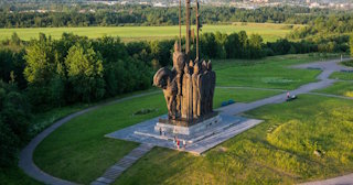 Благоустройство памятников в Сестрорецке от 922 руб. – компания ТротуарнаяПлитка